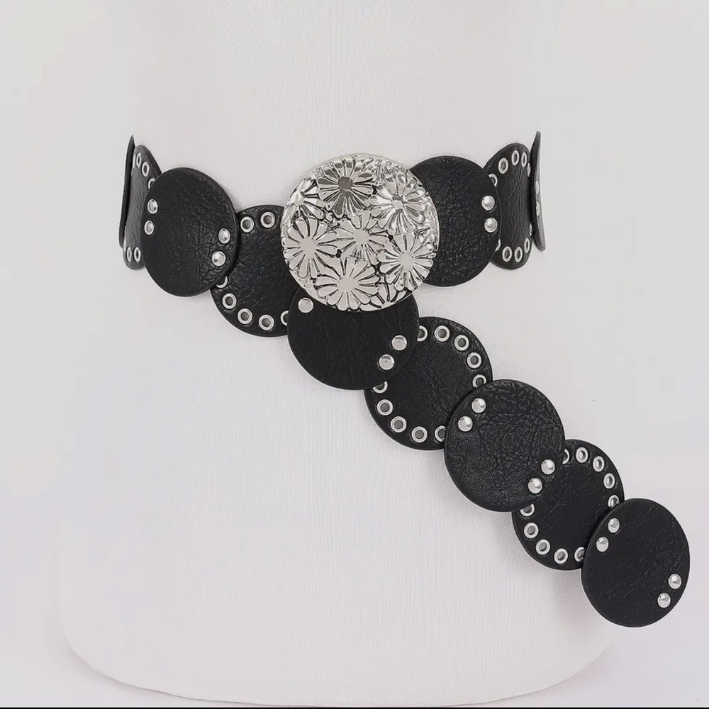 ShopEvelynne Black and Silver Floral Accent Belt